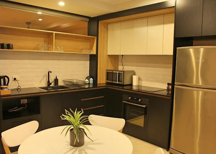 Stylish, Modern, Cute As A Button - Braddon Cbd