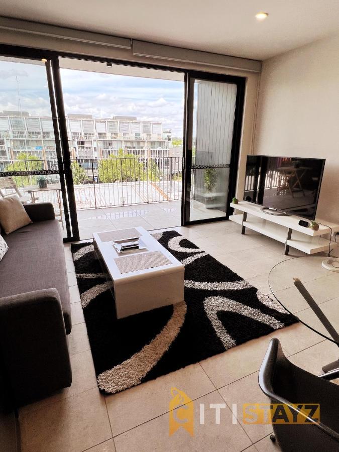 Stylish, Modern, Cute As A Button - Braddon Cbd Apartment