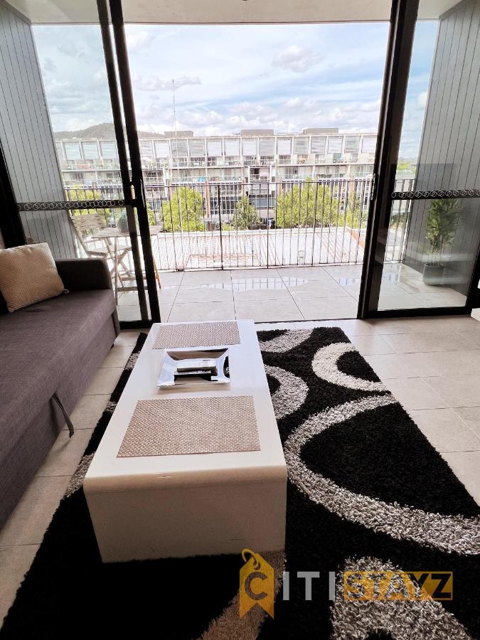 Stylish, Modern, Cute As A Button - Braddon Cbd Canberra