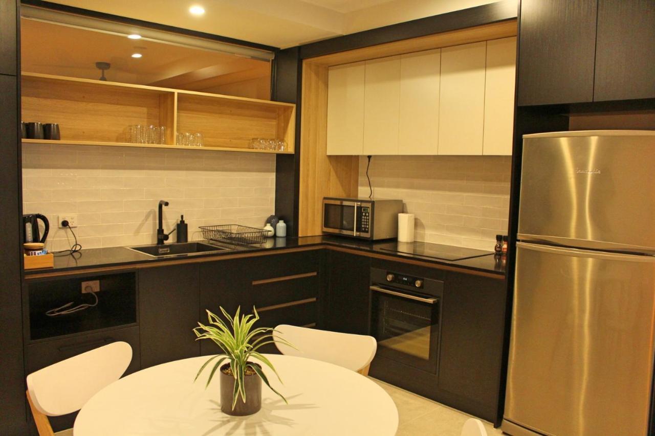 Stylish, Modern, Cute As A Button - Braddon Cbd Apartment Canberra